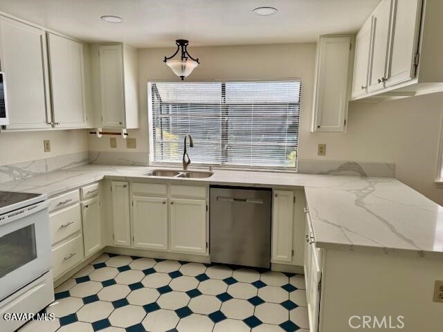 Detail Gallery Image 6 of 39 For 44128 Fine Cir, Lancaster,  CA 93536 - 4 Beds | 3 Baths