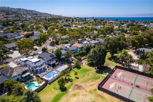 168 Vista Del Parque, Redondo Beach, California 90277, 6 Bedrooms Bedrooms, ,3 BathroomsBathrooms,Residential,Sold,Vista Del Parque,PV22188074