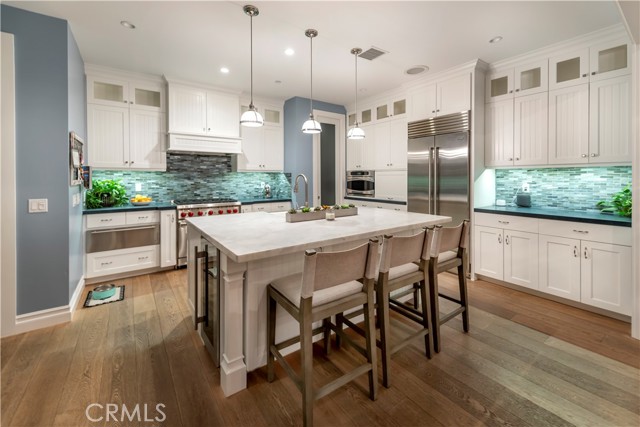2905 Broad St, Newport Beach CA: https://media.crmls.org/medias/6f071b9f-d01e-42f7-9784-c0f21493ae60.jpg