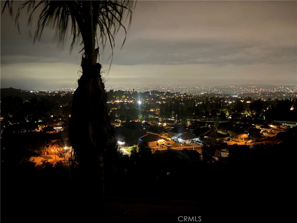 https://media.crmls.org/medias/6f081a5a-ff18-4880-9b4b-3ddc967259e7.jpg?preset=X-Large