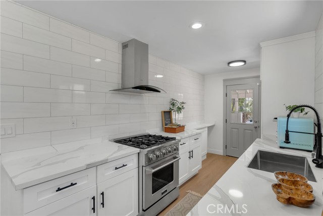 314 N Jackson Street, Santa Ana CA: https://media.crmls.org/medias/6f08234e-09d2-45f4-b5f8-654c9ae71a8e.jpg