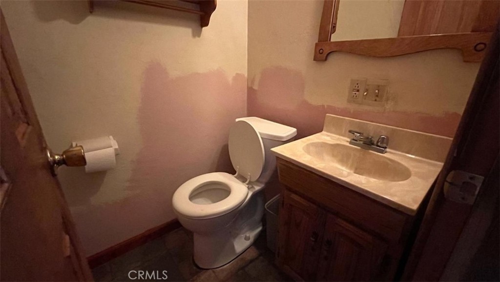 https://media.crmls.org/medias/6f082f5d-3e85-4909-8c67-b53a460c749e.jpg?preset=X-Large