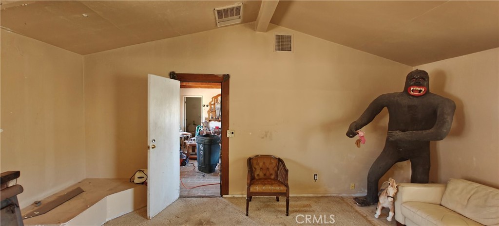 https://media.crmls.org/medias/6f086583-545f-4ea7-8acf-a417698fd58c.jpg?preset=X-Large