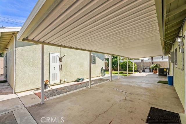 Image 21 of 39 For 8792 Grindlay