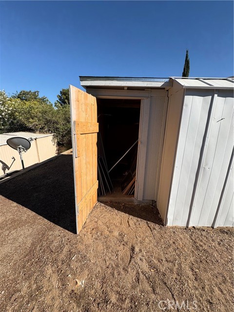 10701 G, Hesperia CA: https://media.crmls.org/medias/6f08a5a9-2039-4fab-998b-faafdf52f63b.jpg