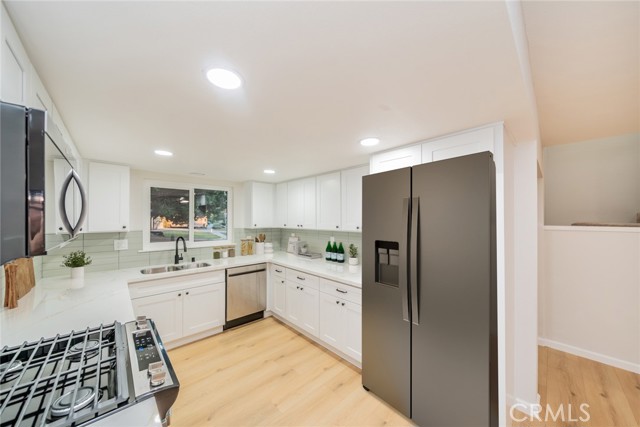 895 Huston Drive, Riverside CA: https://media.crmls.org/medias/6f08cb4a-3c00-425f-8493-f0faf057f9db.jpg