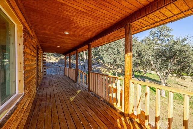 Detail Gallery Image 14 of 63 For 24401 Serra Pl, Tehachapi,  CA 93561 - 4 Beds | 3/1 Baths