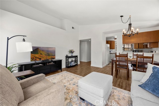 2373 Weatherwood Rd., Corona CA: https://media.crmls.org/medias/6f0b43e3-01db-4cb6-8475-c5e1e2611841.jpg