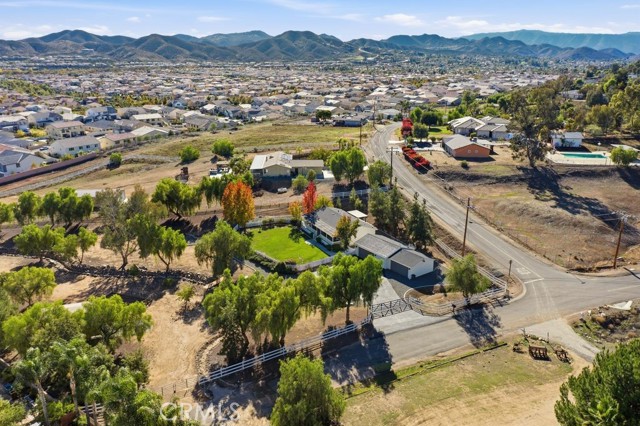 Detail Gallery Image 37 of 39 For 24765 Las Flores Dr, Canyon Lake,  CA 92587 - 4 Beds | 2 Baths