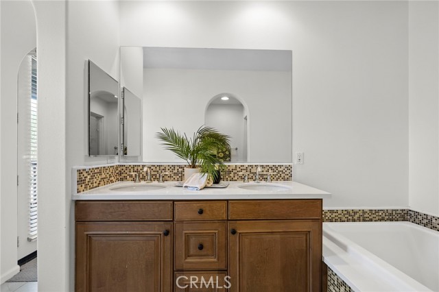 Detail Gallery Image 21 of 35 For 922 E Baseline Rd, Claremont,  CA 91711 - 3 Beds | 2/1 Baths