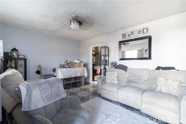 Detail Gallery Image 22 of 56 For 340 W 62nd St, Los Angeles,  CA 90003 - – Beds | – Baths