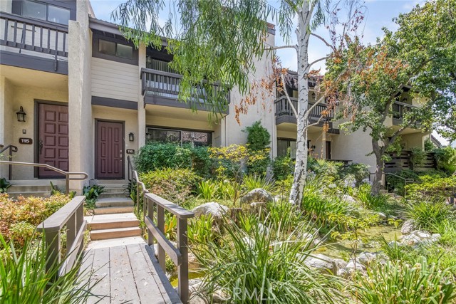 5711 Owensmouth Avenue, Woodland Hills CA: https://media.crmls.org/medias/6f0f80ea-9c77-4836-9b52-a02fdac6cd72.jpg