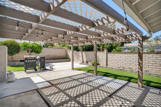 Detail Gallery Image 15 of 20 For 15442 Eiffel Cir, Irvine,  CA 92604 - 4 Beds | 2 Baths