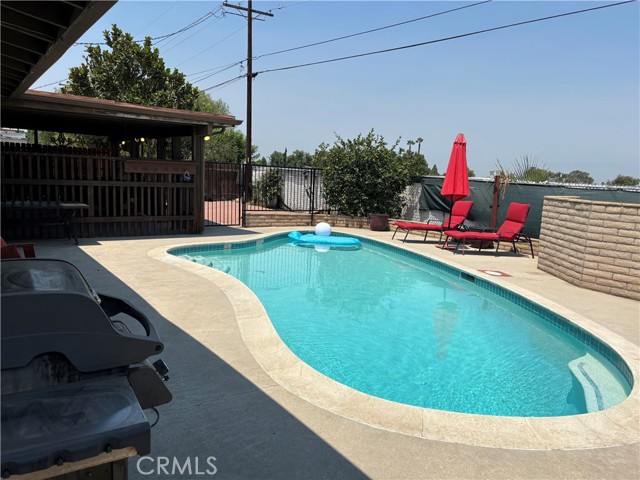 389 E Rancho Road, Corona CA: https://media.crmls.org/medias/6f1132a3-5d2d-4451-b692-c1cd2a2e7ab2.jpg