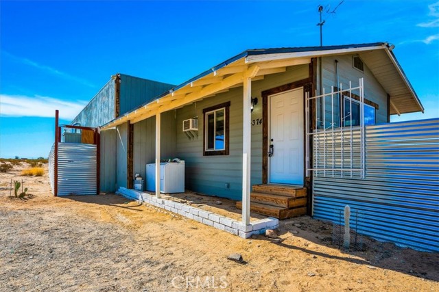 Detail Gallery Image 2 of 23 For 4374 Pinto Mountain Rd, Twentynine Palms,  CA 92277 - 3 Beds | 2 Baths