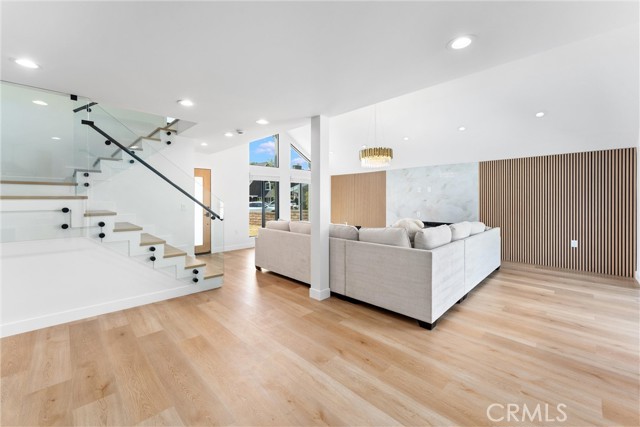 1290 N Tippetts Lane, Anaheim CA: https://media.crmls.org/medias/6f117236-7b5e-49e4-bf4e-664c5e2cf506.jpg