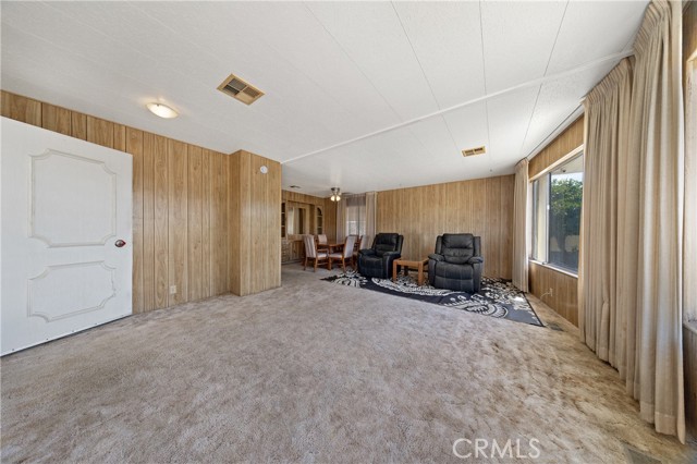575 S Lyon, Hemet CA: https://media.crmls.org/medias/6f117686-135b-45d4-b73e-239021e4011c.jpg