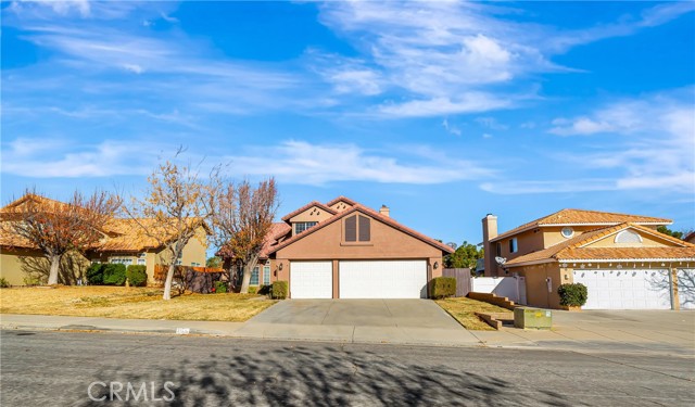 Detail Gallery Image 3 of 67 For 3101 Crowne Dr, Palmdale,  CA 93551 - 5 Beds | 3 Baths