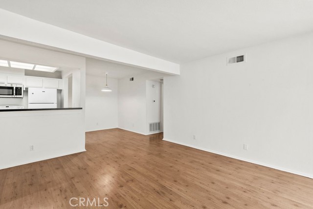 13104 Glen Court, Chino Hills CA: https://media.crmls.org/medias/6f121fc8-2f9e-4c39-b525-2a78f29cb464.jpg
