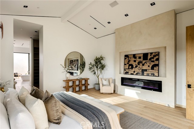 Detail Gallery Image 36 of 72 For 11826 Kling St, Valley Village,  CA 91607 - 6 Beds | 5/1 Baths