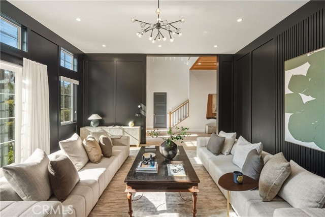 Detail Gallery Image 8 of 56 For 20511 Wells Dr, Woodland Hills,  CA 91364 - 6 Beds | 6/1 Baths