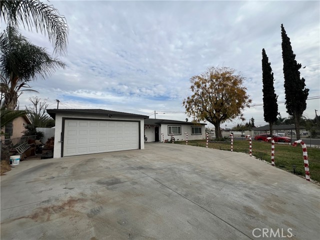 Detail Gallery Image 1 of 27 For 5707 Kenwood Pl, Jurupa Valley,  CA 92509 - 4 Beds | 2 Baths