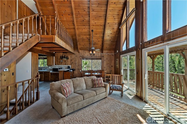 Detail Gallery Image 10 of 53 For 28193 Grenoble Ln, Lake Arrowhead,  CA 92352 - 3 Beds | 2 Baths