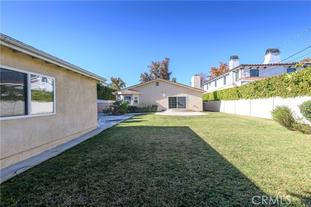 Detail Gallery Image 24 of 27 For 4932 Petit Ave, Encino,  CA 91436 - 3 Beds | 2 Baths