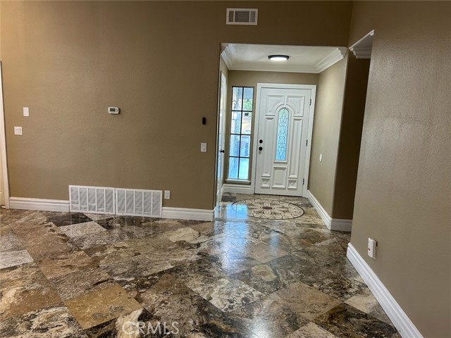 8138 Camelot Road, Riverside CA: https://media.crmls.org/medias/6f14ff62-cace-4660-b742-942a1dfd3945.jpg