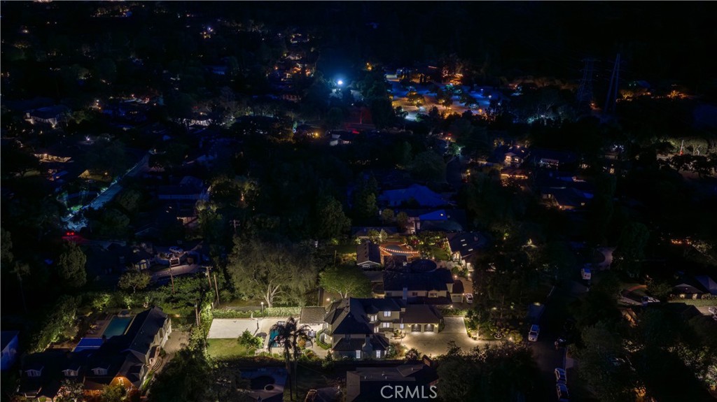 https://media.crmls.org/medias/6f18596a-c204-413a-b1c9-12efb2fc2185.jpg?preset=X-Large