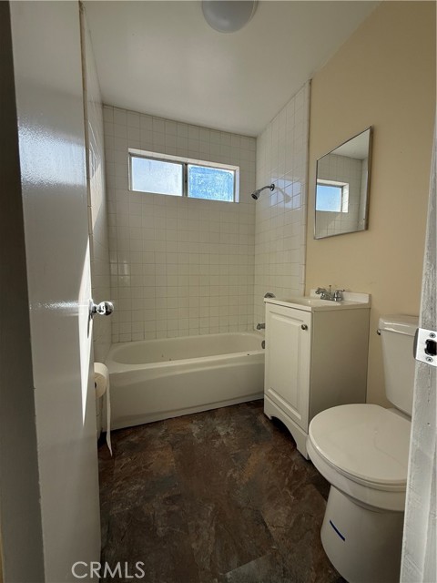 Detail Gallery Image 5 of 7 For 5162 Troth, Jurupa Valley,  CA 91752 - 1 Beds | 1 Baths