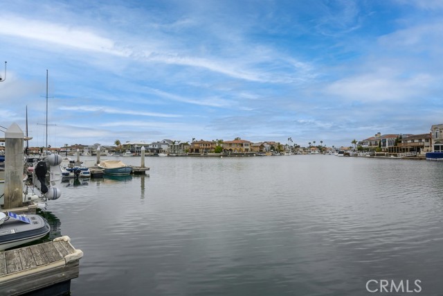 4073 Aladdin Drive, Huntington Beach CA: https://media.crmls.org/medias/6f19c040-3f35-4092-851e-c5069cf2f64b.jpg