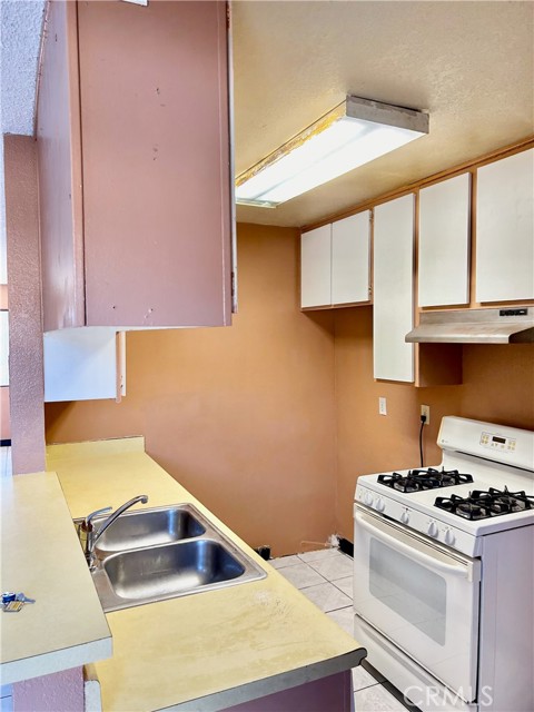 Detail Gallery Image 8 of 15 For 709 S Lincoln St #6,  Santa Maria,  CA 93458 - 2 Beds | 1/1 Baths