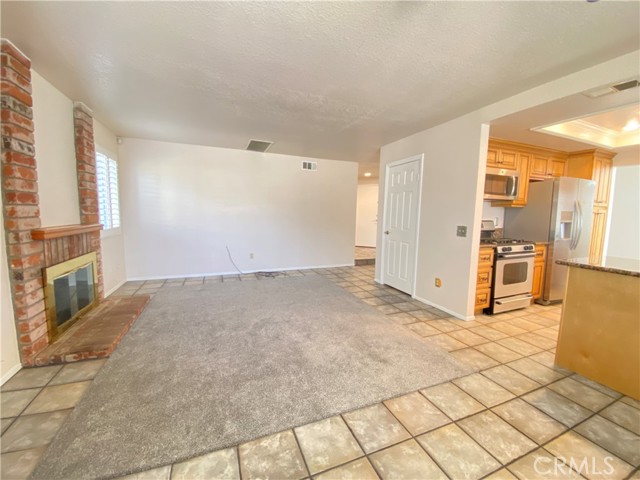 Detail Gallery Image 7 of 25 For 24298 Rimview Rd, Moreno Valley,  CA 92557 - 4 Beds | 3 Baths