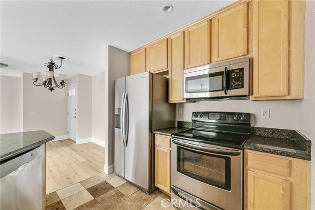 Detail Gallery Image 11 of 26 For 2450 San Gabriel, Corona,  CA 92882 - 2 Beds | 2 Baths