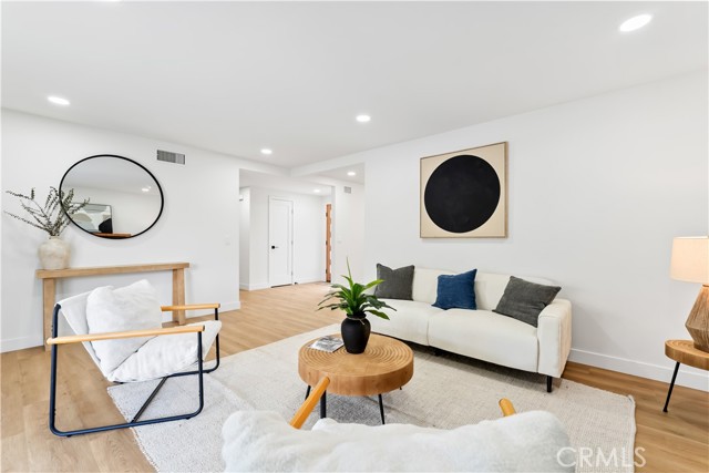 Detail Gallery Image 20 of 44 For 2514 S Rita Way, Santa Ana,  CA 92704 - 3 Beds | 2 Baths