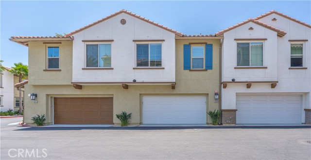 19209 Tideline Court, Huntington Beach CA: https://media.crmls.org/medias/6f1cb76e-c850-42c4-9942-52f4c47a096e.jpg