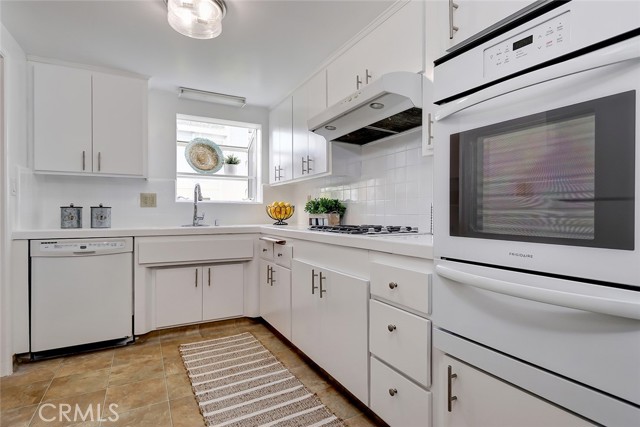 3207 Blossom Lane, Redondo Beach, California 90278, 3 Bedrooms Bedrooms, ,2 BathroomsBathrooms,Residential,Sold,Blossom,SB21244547