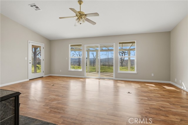 Detail Gallery Image 5 of 41 For 5670 Bear Trap, Mariposa,  CA 95338 - 3 Beds | 2/1 Baths