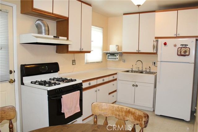 14430 Dinard Avenue, Norwalk CA: https://media.crmls.org/medias/6f1ee543-19d8-4280-a095-4ee222daf474.jpg