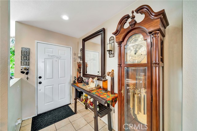 Detail Gallery Image 4 of 38 For 6041 Treehaven Ct, Lancaster,  CA 93536 - 3 Beds | 2 Baths