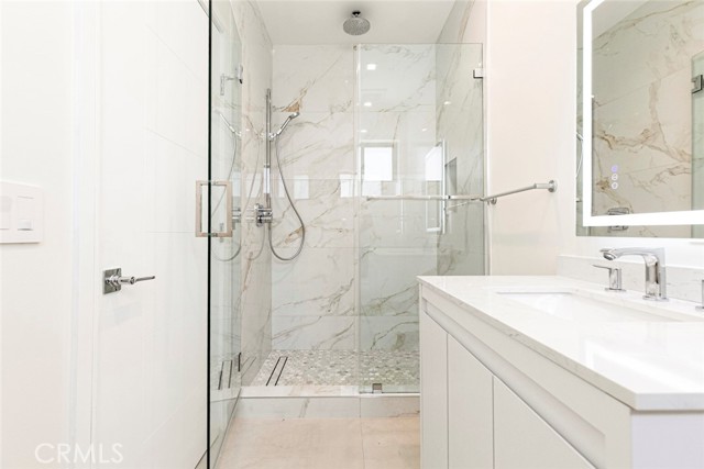 6426 Varna Avenue, Van Nuys CA: https://media.crmls.org/medias/6f1f0d60-d0c9-4417-b919-a5e58a27a9e5.jpg