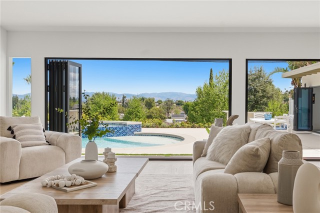Photo of 23925 Crosson Drive, Woodland Hills, CA 91367