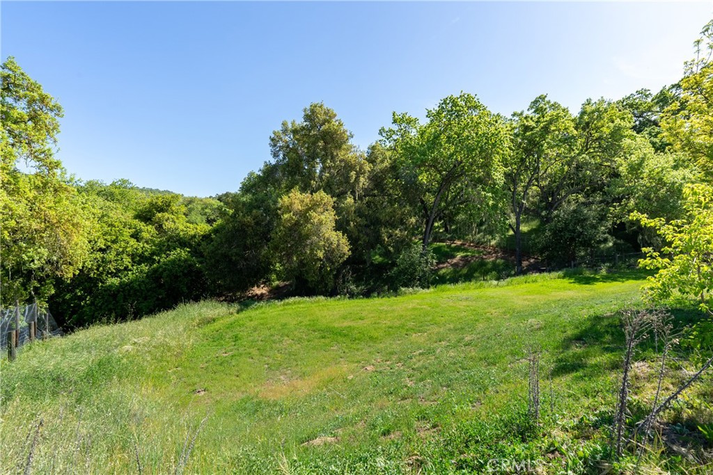 https://media.crmls.org/medias/6f20e240-e69e-4314-ab26-7566516543d5.jpg?preset=X-Large