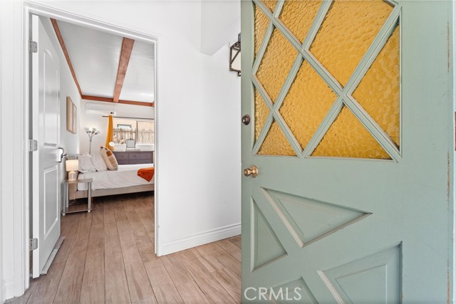 1031 Termino Avenue, Long Beach CA: https://media.crmls.org/medias/6f214be0-1fd0-48d8-8df3-5cd01ed313ba.jpg