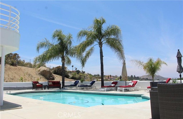 Image 10 of 13 For 27851 Lake St # Casita Only