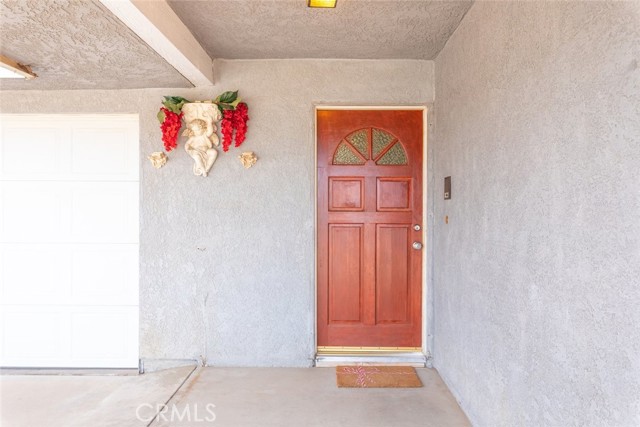 17733 Fresno Street, Hesperia CA: https://media.crmls.org/medias/6f25ea23-3189-4517-8c54-3be0dde58551.jpg