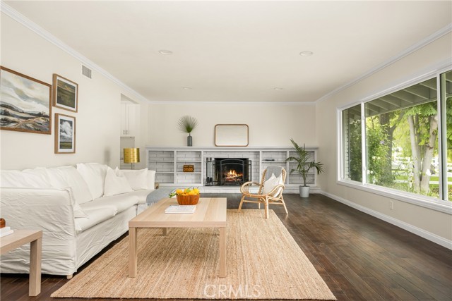 19201 Barrett Lane, North Tustin CA: https://media.crmls.org/medias/6f2687f3-5c29-4dc9-b791-bad5005294af.jpg