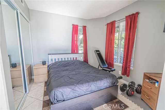 Detail Gallery Image 7 of 48 For 28076 Wildwind Dr, Canyon Country,  CA 91351 - 4 Beds | 3 Baths