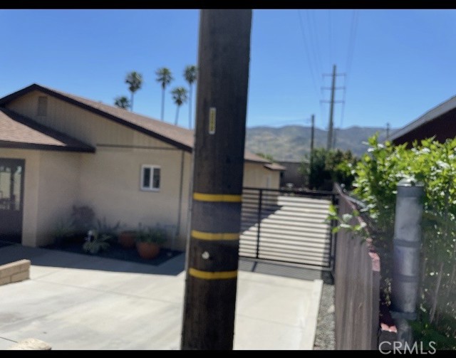 Detail Gallery Image 3 of 25 For 402 E Ramsey, Banning,  CA 92220 - 2 Beds | 1/1 Baths